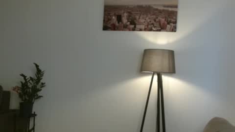 Nicole online show from 10/01/25, 01:39