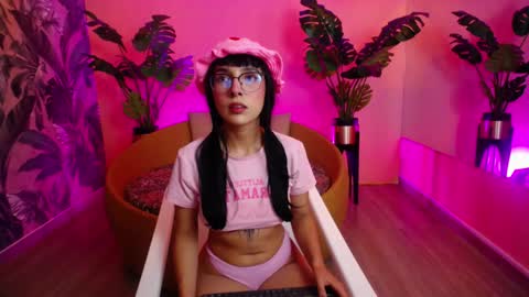 Paulette online show from 10/28/25, 01:47