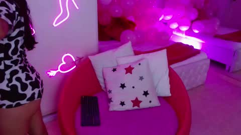 Paulette online show from 11/22/25, 04:33