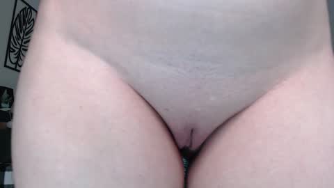 Snapshot of little_pearl_ chatting on 01/16/25, 11:16 Adaline online show from 01/16/25, 11:16