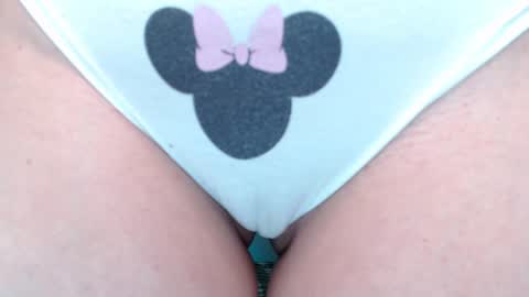 Snapshot of little_pearl_ chatting on 01/22/25, 07:03 Adaline online show from 01/22/25, 07:03