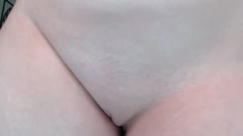 Snapshot of little_pearl_ chatting on 02/10/25, 08:53 Adaline online show from 02/10/25, 08:53