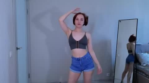 little_pretty_woman online show from 05/14/26, 11:06