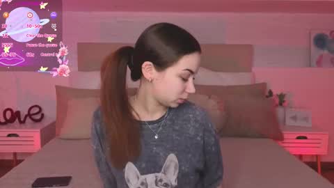 little_siin online show from 12/17/25, 07:47