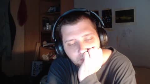 littlealien7 online show from 11/13/25, 06:56