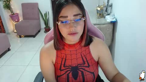 Snapshot of littleangelx_m chatting on 01/18/25, 11:22 Daniela online show from 01/18/25, 11:22