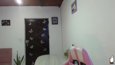 Snapshot of littleangelx_m chatting on 02/25/25, 12:58 Daniela online show from 02/25/25, 12:58