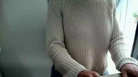 LittleAura online show from 04/22/26, 01:34