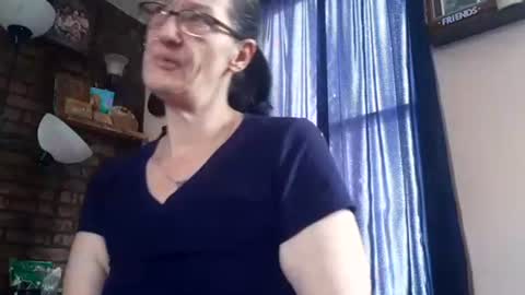 Snapshot of littlebigsquirt7945 chatting on 12/01/25, 04:23 Sady Jayne online show from 12/01/25, 04:23