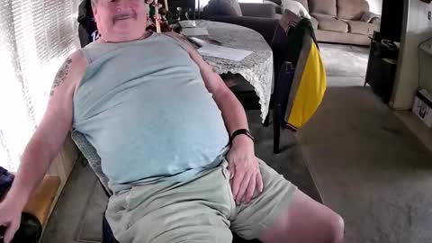 Littled83057 online show from 12/13/25, 07:53