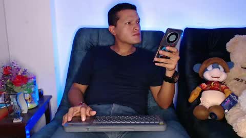 Manu online show from 06/08/26, 02:34