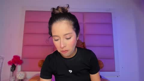 littlee_emma_ online show from 01/08/26, 03:09