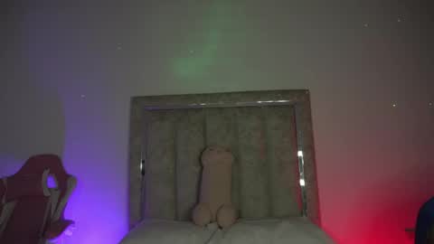 littlee_emma_ online show from 05/27/26, 12:18