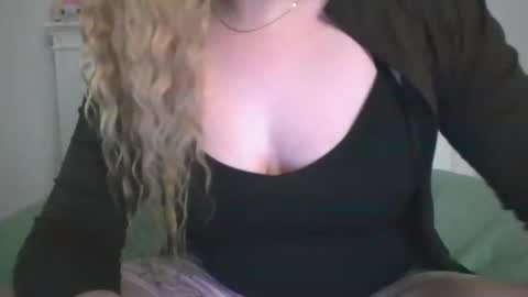 babygirll online show from 04/12/26, 06:40