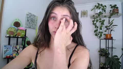 Snapshot of littlelaksmi chatting on 12/21/24, 02:30 Laksmi online show from 12/21/24, 02:30