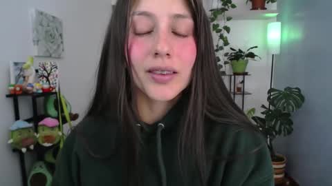 Snapshot of littlelaksmi chatting on 09/17/25, 09:38 Laksmi online show from 09/17/25, 09:38