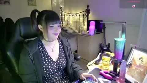 LittleLavenderrzz online show from 02/09/26, 02:32