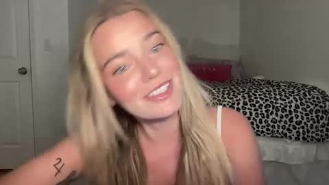 Marciabrady online show from 09/17/25, 08:32