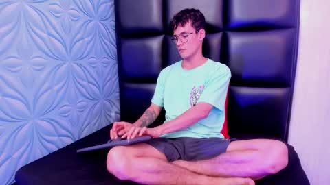 MAX online show from 09/09/25, 12:05