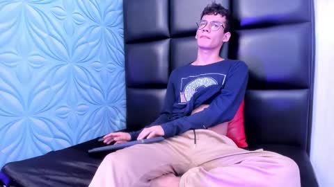 MAX online show from 09/10/25, 12:16