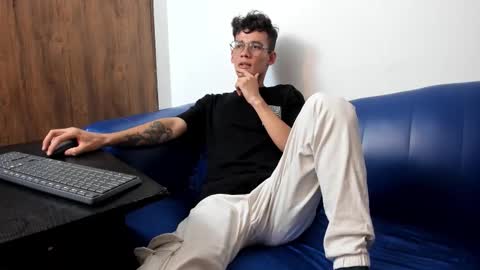 MAX online show from 11/04/25, 06:18