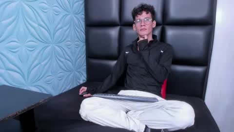 MAX online show from 11/30/25, 12:53