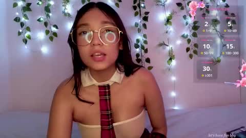 Snapshot of littlemoon0622 chatting on 10/07/25, 10:40 Moon online show from 10/07/25, 10:40