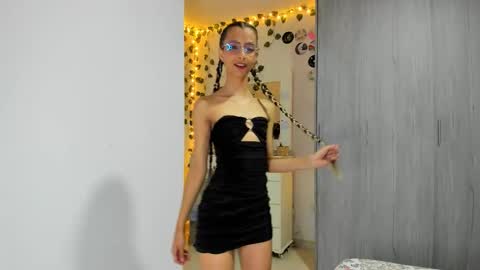 Snapshot of littlemoon18 chatting on 11/25/25, 11:49 Luna online show from 11/25/25, 11:49