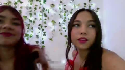 Snapshot of littlemoonx chatting on 04/13/26, 12:49 Moon online show from 04/13/26, 12:49