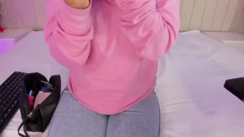 im olivia IG littleolivia01 online show from 01/25/25, 01:30