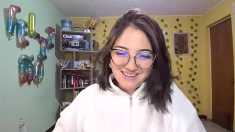 Mia  Wednesday to Sunday 730 am to 1030 am Colombian Hour D online show from 12/02/24, 01:25