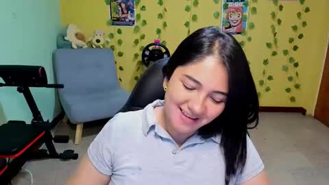 Mia  Wednesday to Sunday 730 am to 1030 am Colombian Hour D online show from 11/07/25, 10:54