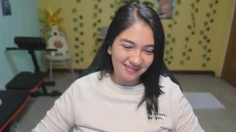 Mia  Wednesday to Sunday 730 am to 1030 am Colombian Hour D online show from 01/15/26, 05:01