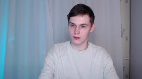 Snapshot of littlesadcabbage chatting on 12/23/24, 12:03 Sonnenschein online show from 12/23/24, 12:03