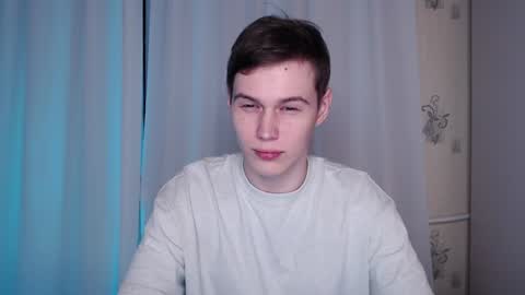 Snapshot of littlesadcabbage chatting on 12/28/24, 04:20 Sonnenschein online show from 12/28/24, 04:20