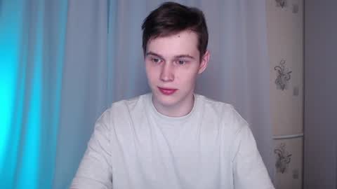 Snapshot of littlesadcabbage chatting on 12/28/24, 07:54 Sonnenschein online show from 12/28/24, 07:54