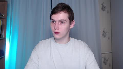 Snapshot of littlesadcabbage chatting on 01/20/25, 04:23 Sonnenschein online show from 01/20/25, 04:23