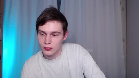 Snapshot of littlesadcabbage chatting on 01/25/25, 12:27 Sonnenschein online show from 01/25/25, 12:27