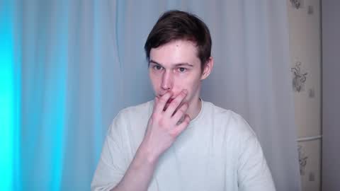 Snapshot of littlesadcabbage chatting on 01/29/25, 08:04 Sonnenschein online show from 01/29/25, 08:04