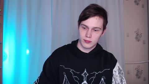 Snapshot of littlesadcabbage chatting on 02/07/25, 03:41 Sonnenschein online show from 02/07/25, 03:41