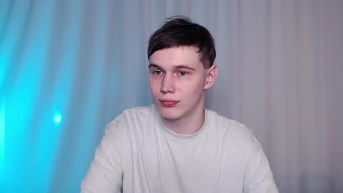 Snapshot of littlesadcabbage chatting on 03/07/25, 07:16 Sonnenschein online show from 03/07/25, 07:16