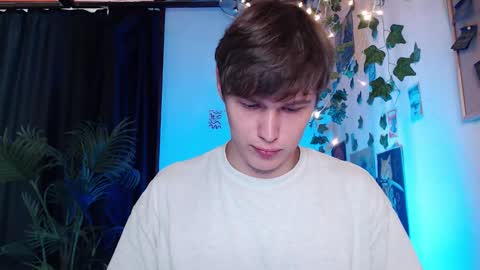 Snapshot of littlesadcabbage chatting on 09/09/25, 12:26 Sonnenschein online show from 09/09/25, 12:26