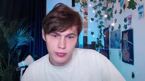 Snapshot of littlesadcabbage chatting on 09/16/25, 10:44 Sonnenschein online show from 09/16/25, 10:44