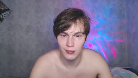 Snapshot of littlesadcabbage chatting on 10/05/25, 04:05 Sonnenschein online show from 10/05/25, 04:05