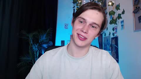 Snapshot of littlesadcabbage chatting on 10/21/25, 10:21 Sonnenschein online show from 10/21/25, 10:21