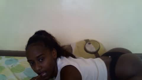 Snapshot of littlesandie chatting on 12/04/25, 06:12 littlesandie online show from 12/04/25, 06:12