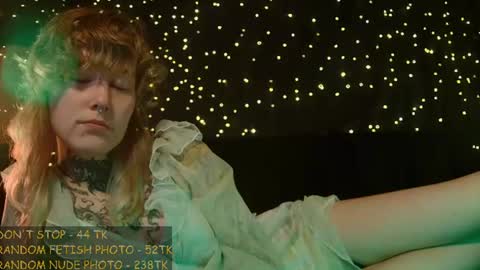 Niki  free tg channel with some photos gifs and info about streams  online show from 07/11/26, 08:44