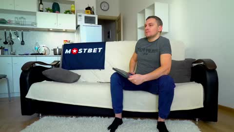 Little Tifany online show from 12/17/24, 09:28