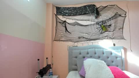 Snapshot of littletammy4u_ chatting on 11/01/25, 12:29 tammy online show from 11/01/25, 12:29