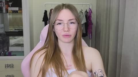 Eliana online show from 02/02/25, 01:30